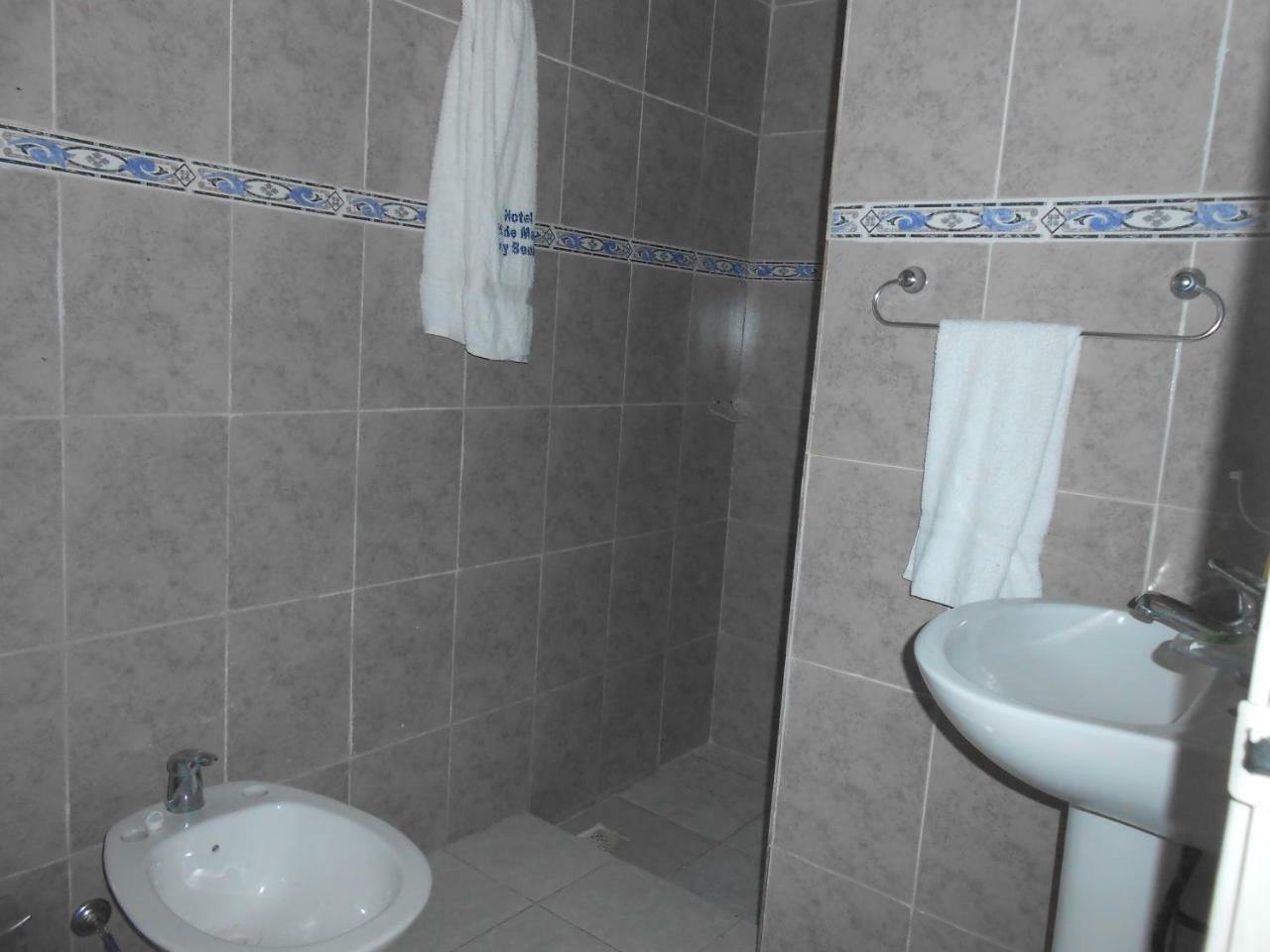 Hotel 25 De Mayo Фрей Бентос Екстериор снимка